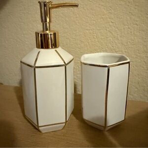 Elle Geometric White and Gold Bath Set